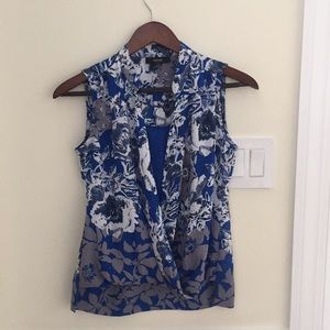 Alfani 2p floral blue and white sleeveless blouse